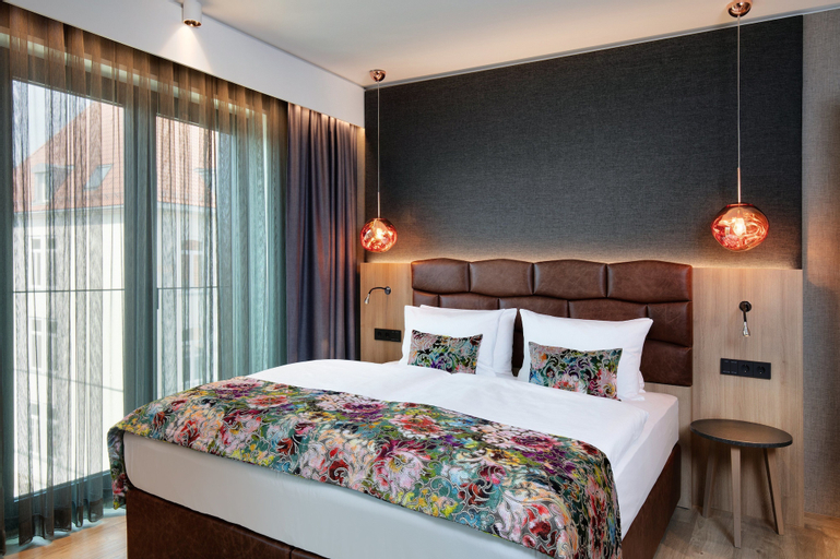 Bedroom 13