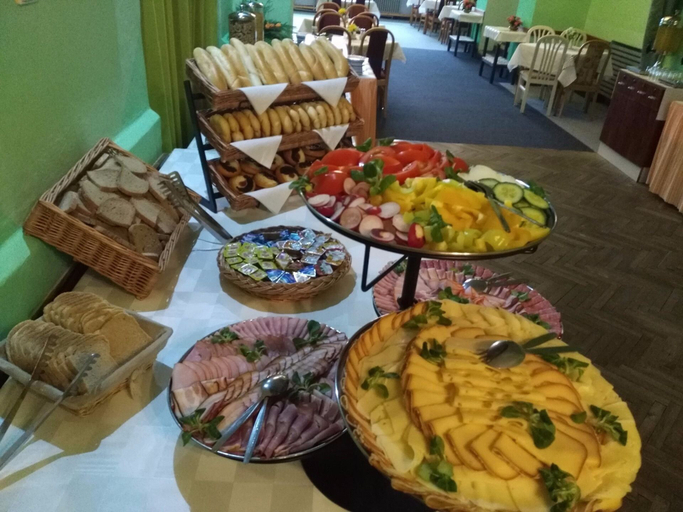 Food & Drinks 4, Hotel Pramen, Cheb