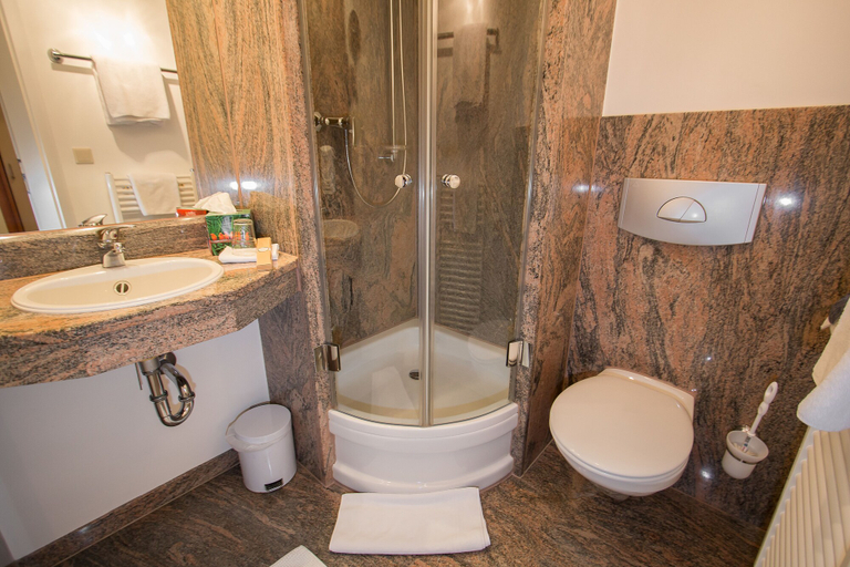 Bathroom 4, Hotel Garni am Markt, Coburg