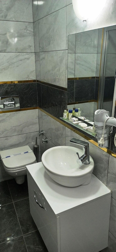 Bathroom 5, Harbour Otel, Merkez