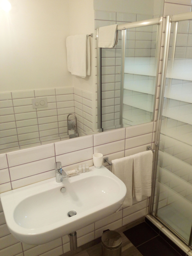 Bathroom 5, Domus al Vaticano 36, Rome