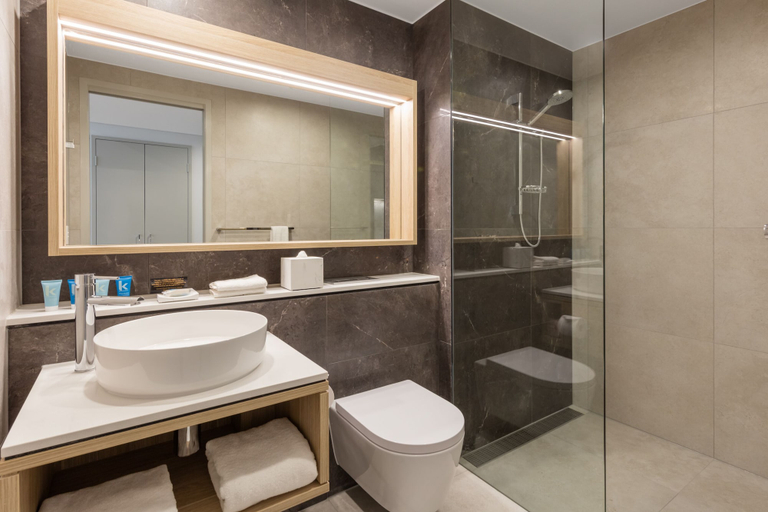 Bathroom 5, Meriton Suites Broadbeach, Gold Coast, Gold Coast
