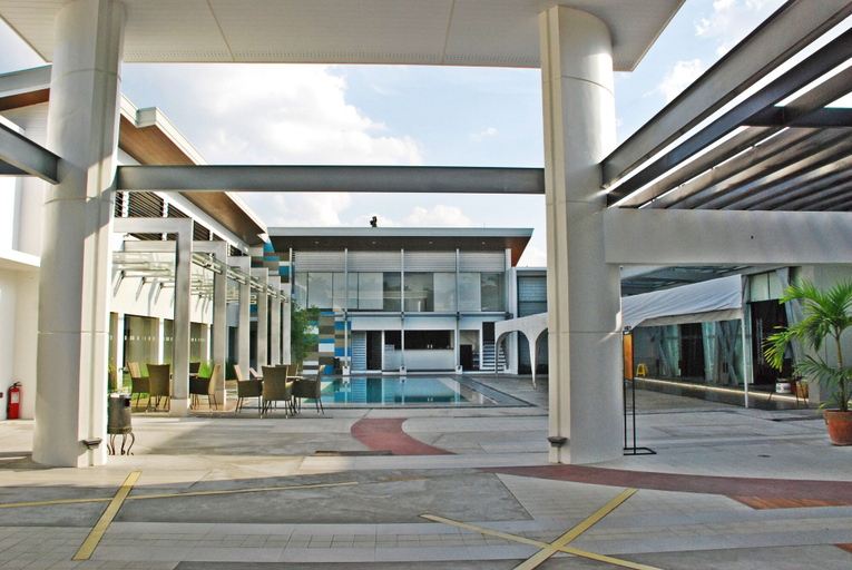 Exterior & Views 2, Century Hotel, Mabalacat