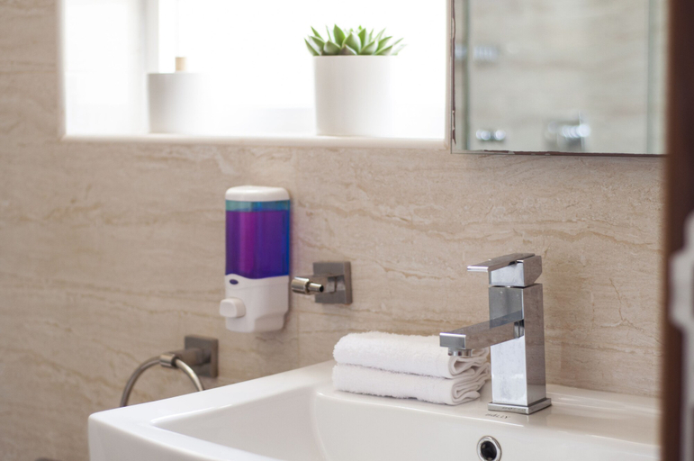 Bathroom 4, Blubay Apartments by ST Hotels