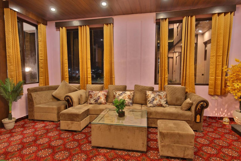 Public Area 2, Amritara The Avadh, Chamoli