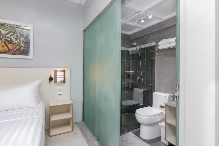 Bathroom 4, Reef Beach Resort, General Luna