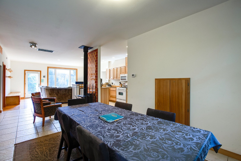 Others 4, 70MBR- Hot Tub - BBQ - Wi-Fi - Pets Ok - Sleeps 8, Whatcom