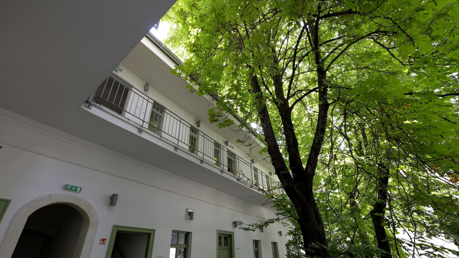 Exterior & Views 2, The Hive Party Hostel, Budapesti
