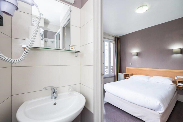 Bedroom 4, Hotel Bonsejour Montmartre, Paris