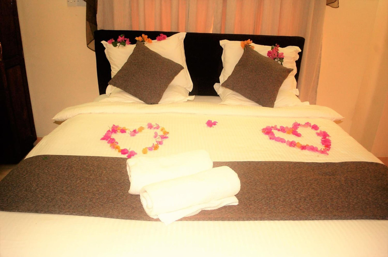 Bedroom 3, Regency Inn, Mvita