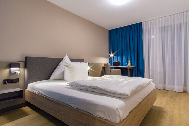 Bedroom 3, Hotel Berlin, Böblingen