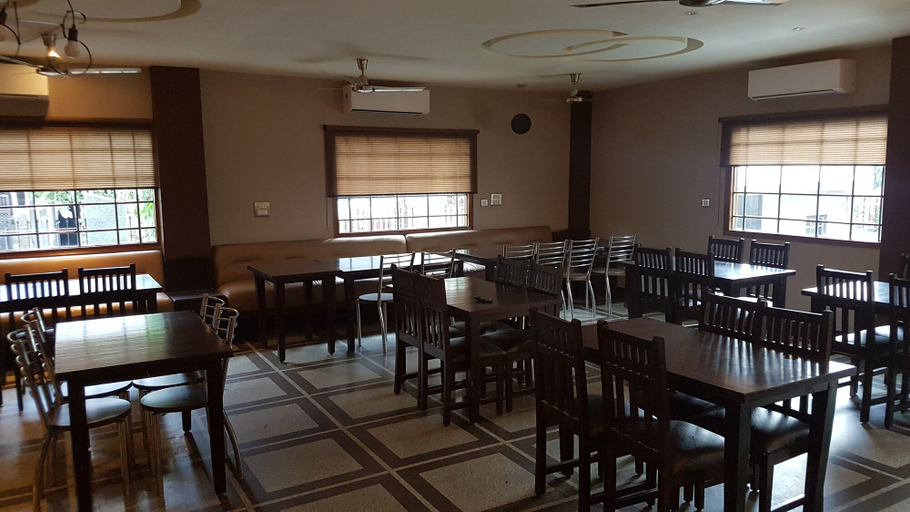 Food & Drinks 5, The Urmi, Dehradun