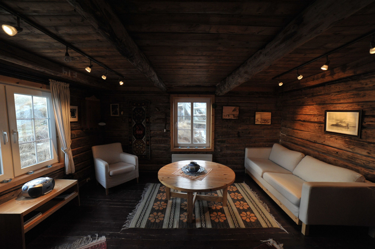 Bedroom 2, Reine Rorbuer - by Classic Norway Hotels, Moskenes