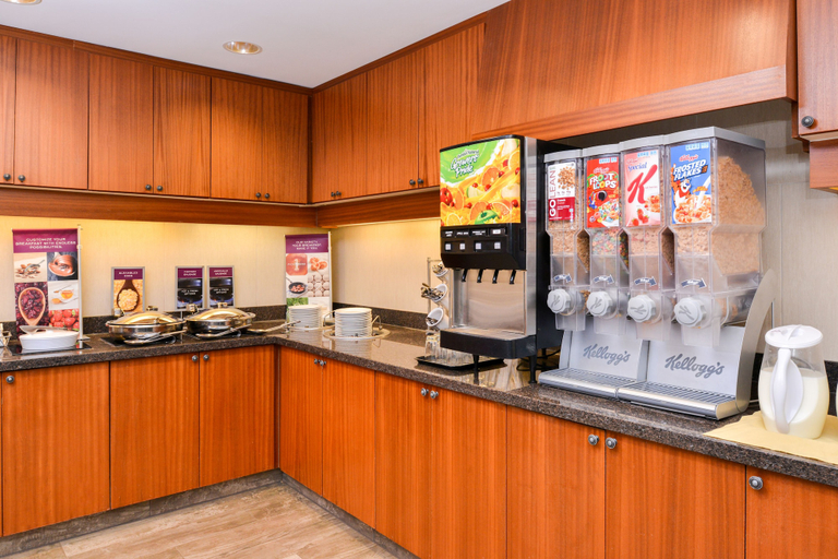 Food & Drinks 5, Residence Inn by Marriott, North Conway, Carroll