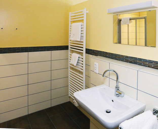 Bathroom, Apartments Golfpark Schlossgut Sickendorf, Vogelsbergkreis