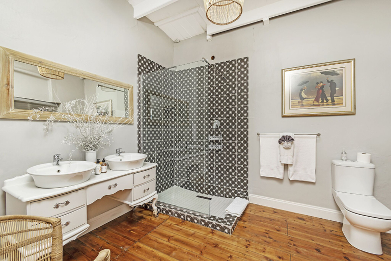 Bathroom 4, La Montagne Bed & Breakfast, West Coast
