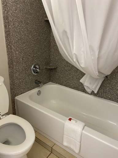 Bathroom 4, Days Inn by Wyndham Brunswick/St. Simons Area, Glynn