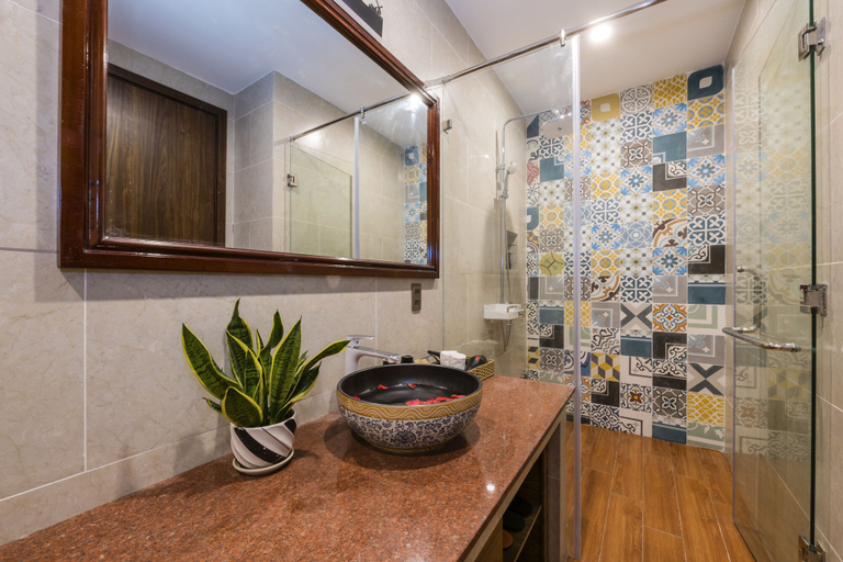 Bathroom, Phuc Hung Riverside Villa, Da Nang