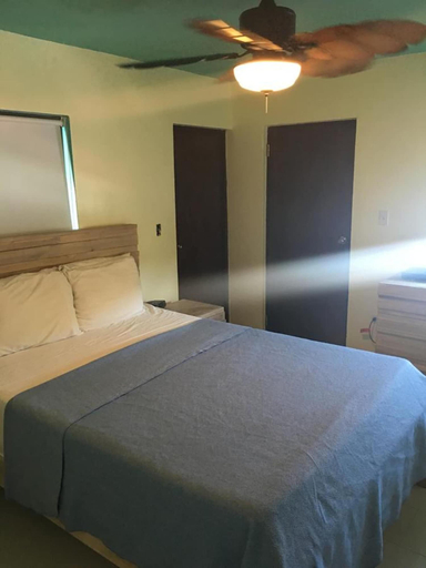 Bedroom 2, Mamacita's Guest House