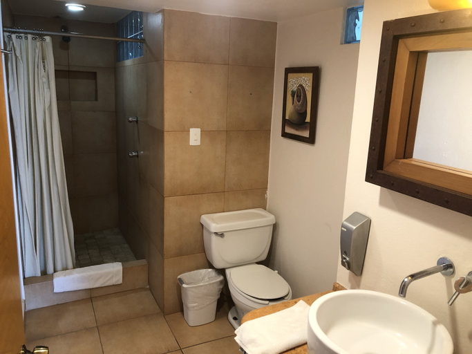 Bathroom 4, Rodero by Solymar Beachfront Condos in Hotel Zone, Benito Juárez