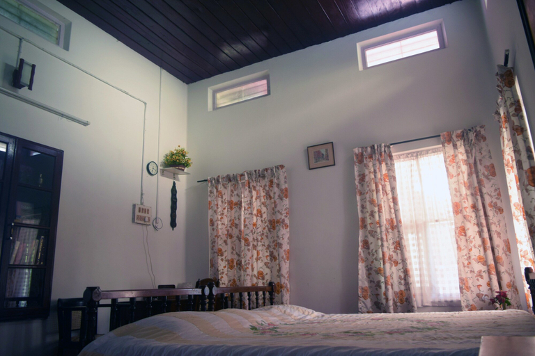 Bedroom 2, Fenn Hall, Kottayam