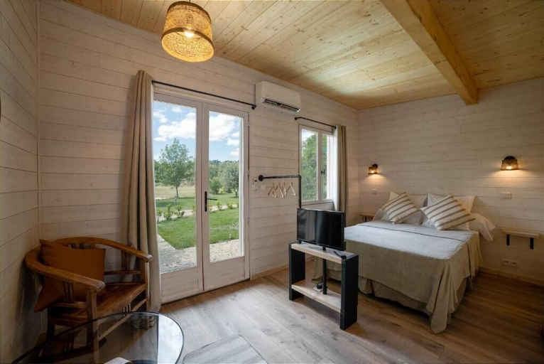 Bedroom 4, Mas Des Cerisiers, Vaucluse