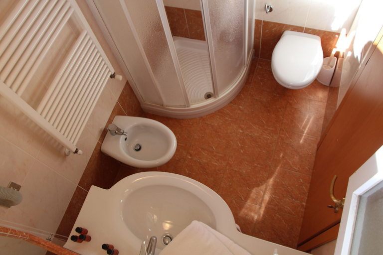 Bathroom 4, Hotel Antares, Rimini