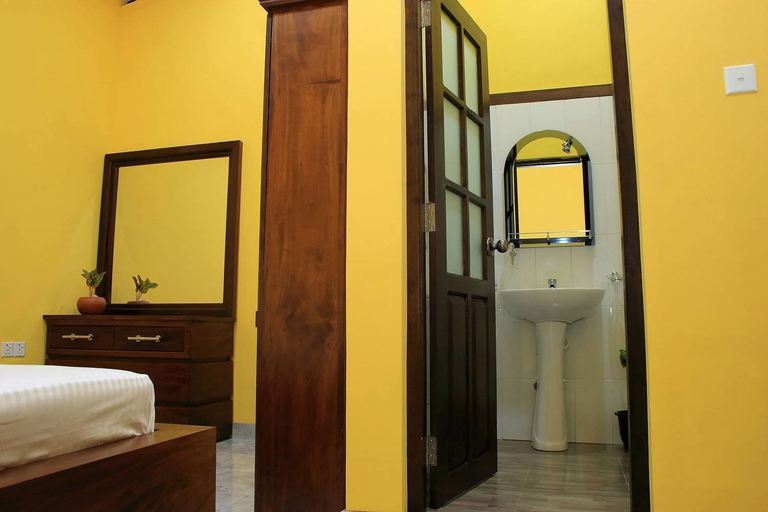 Bedroom 2, Sanemro Villa, Dambulla