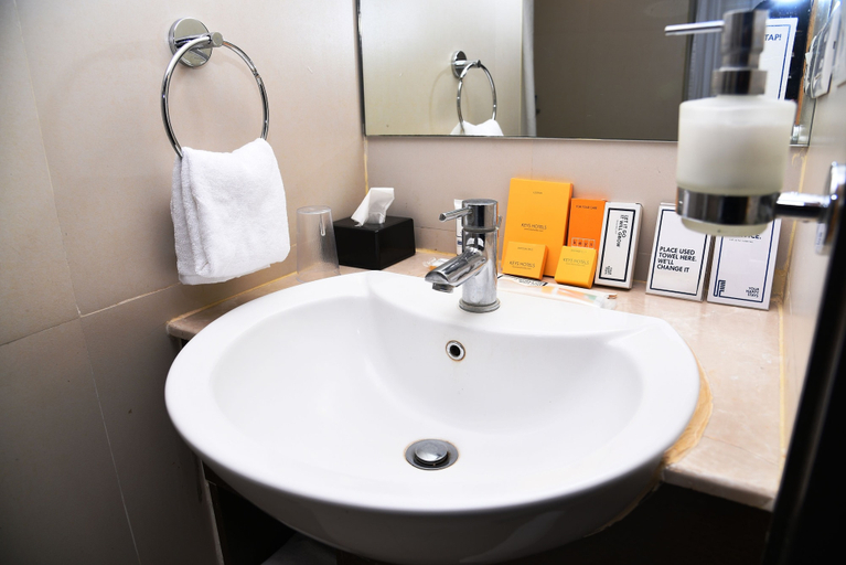 Bathroom 3, Keys Select by Lemon Tree Hotels, Visakhapatnam, Visakhapatnam
