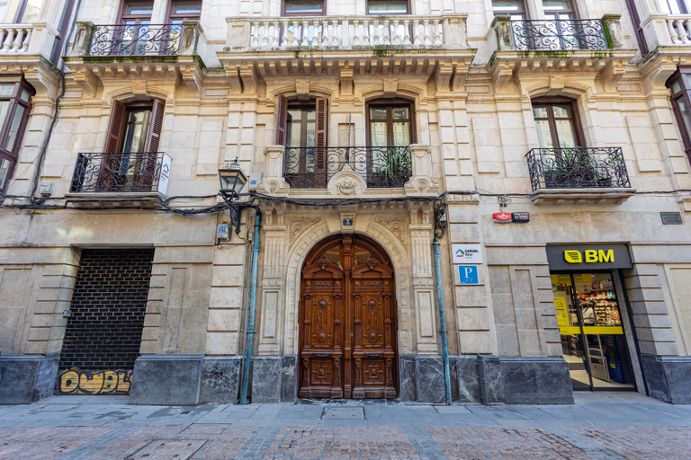 Exterior & Views 2, Casual Blue, Vizcaya
