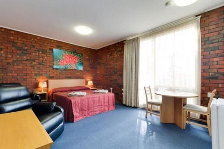 Bedroom 3, Enfield Motor Inn, Adelaide