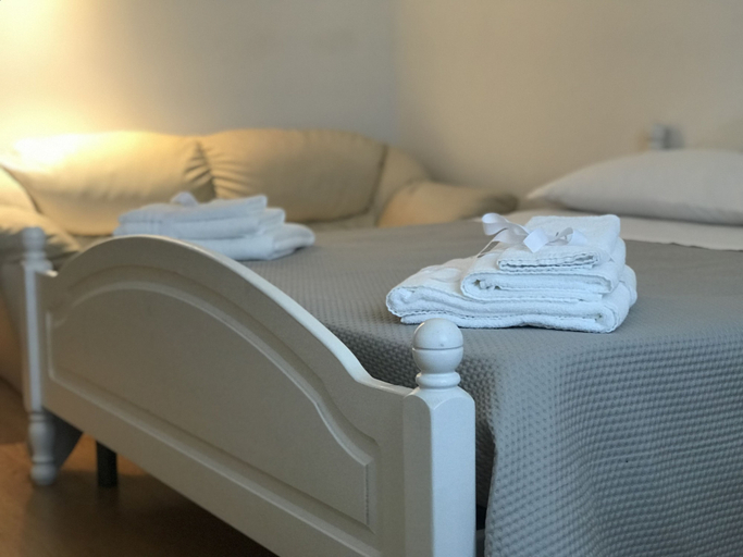 Bedroom 3, White Villa, Brindisi
