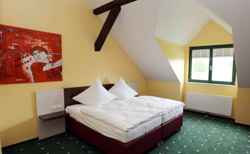 Bedroom 2, Apartments Golfpark Schlossgut Sickendorf, Vogelsbergkreis
