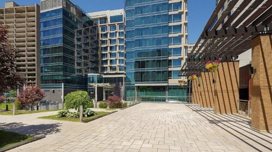 Exterior & Views 2, Courtyard by Marriott Montreal Downtown, Montréal