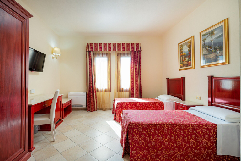 Bedroom 3, Hotel Regina Elena, Olbia-Tempio
