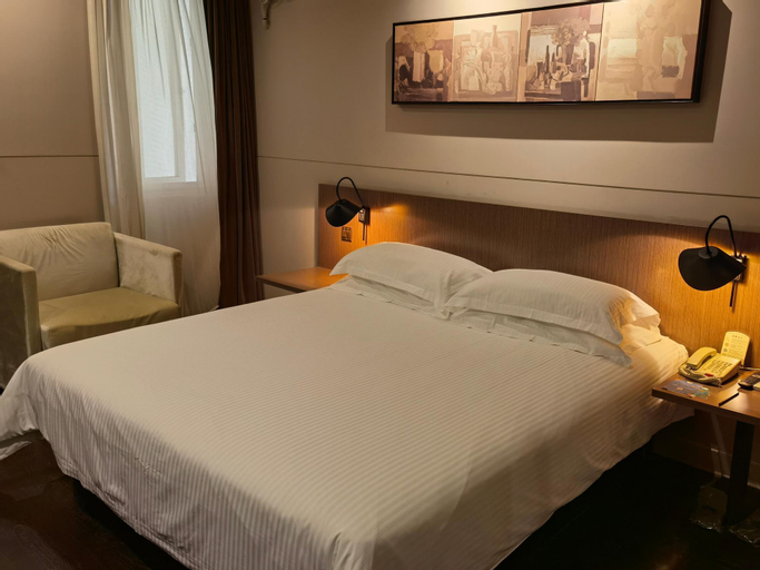 Bedroom 14
