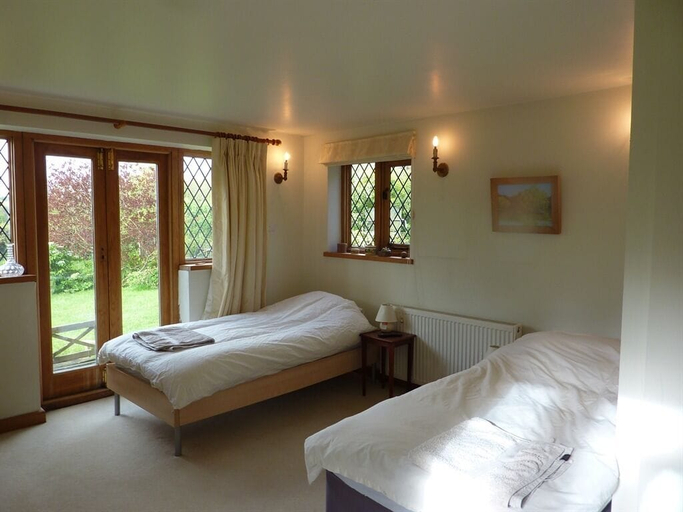 Bedroom 2, Bed and Breakfast Dunsfold, Surrey