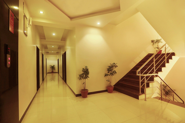 Others 5, Hotel Metropolitan Near Sindhi Camp, Jaipur