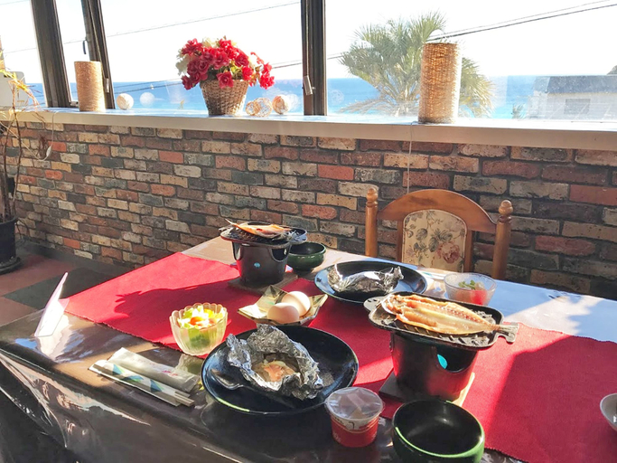 Food & Drinks 5, Pension A Million Roses, Shimoda