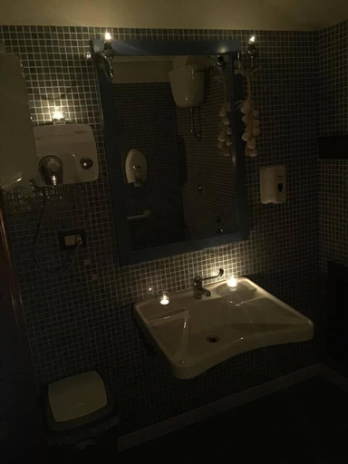 Bathroom, B&B Massari, L'Aquila