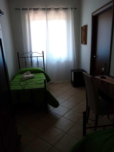 Bedroom 4, La Giara B&B, Cosenza