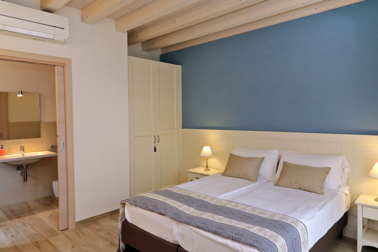 Bedroom 4, Agriturismo La Rocca, Verona
