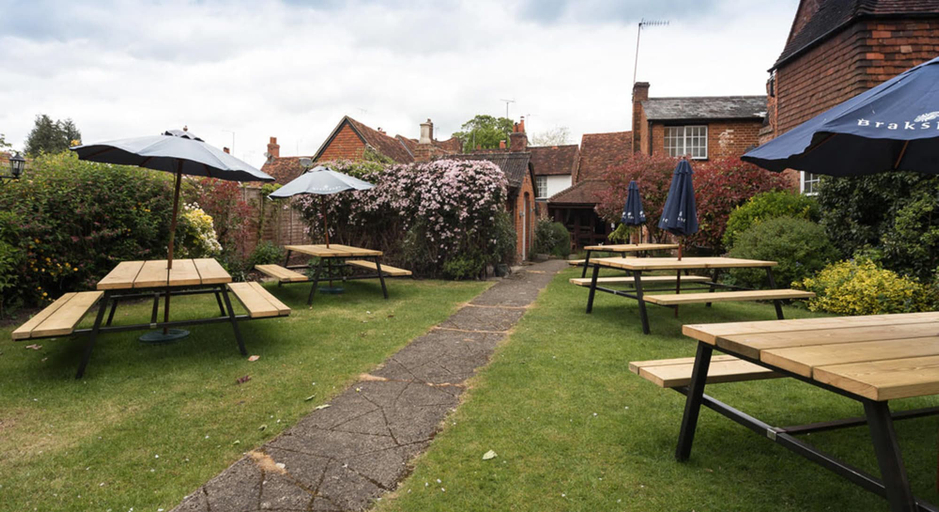 Others 5, The Bull at Wargrave, Wokingham
