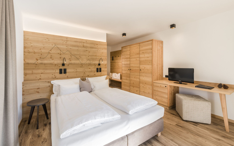 Bedroom 3, Hotel Weisses Rössl - Cavallino Bianco, Bolzano