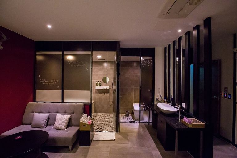 Others 5, The Zenith Hotel, Gimhae