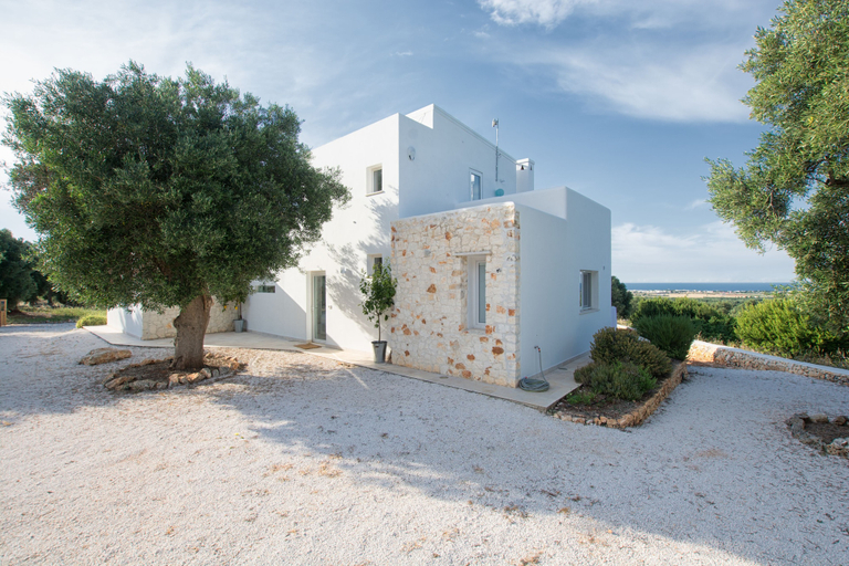 Exterior & Views 2, Villa Butterfly, Brindisi