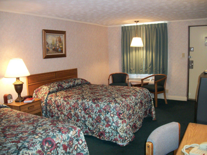 Bedroom, Budget Host Westgate Inn, Laurel