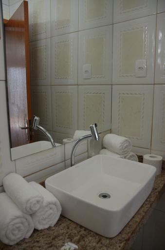 Bathroom 3, Beach Hostel Cabo Frio, Cabo Frio