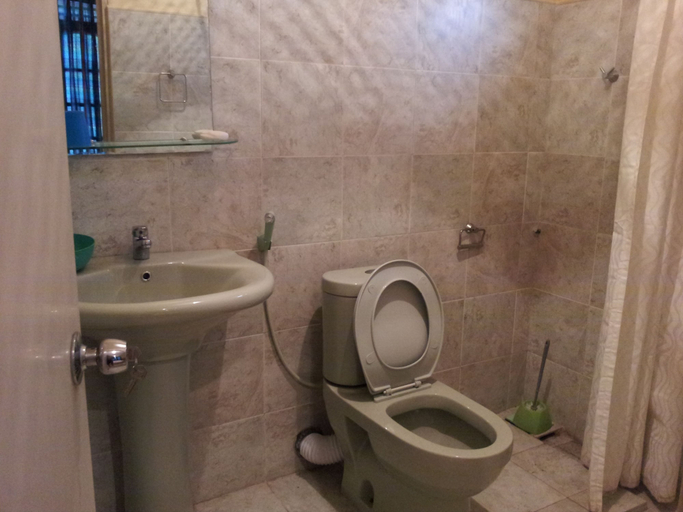 Bathroom 5, Villa Rosita, Negombo