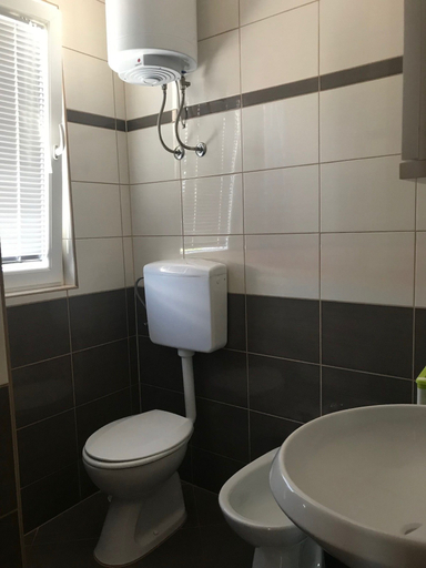 Bathroom, Dana II, Sveti Filip i Jakov
